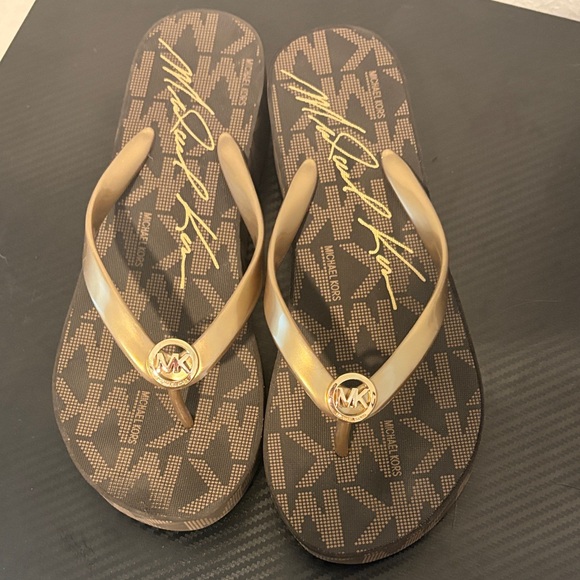 Michael Kors Gold and Brown Logo Flip Flops - Picture 1 of 3